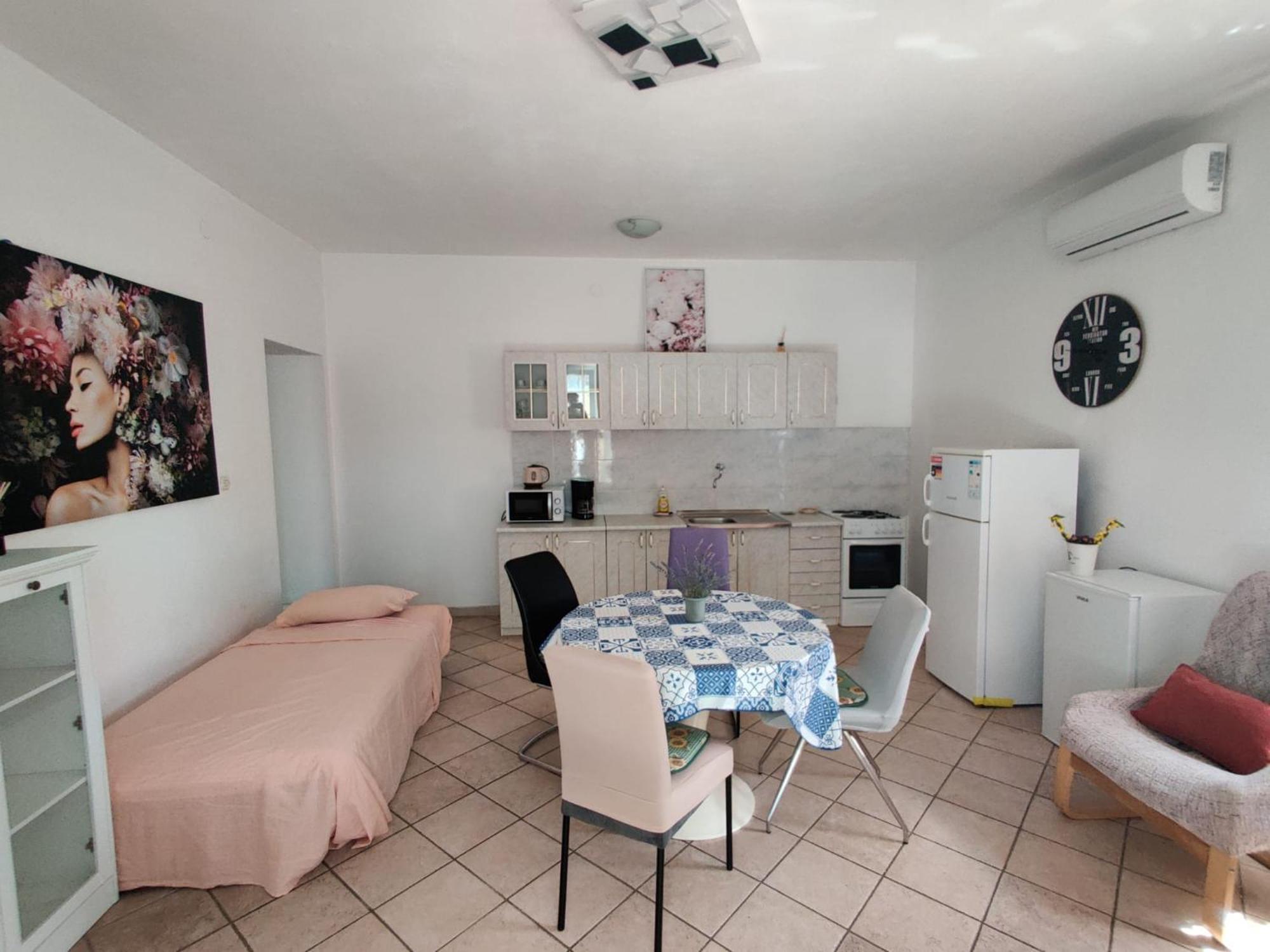Apartments Pula With Private Parking Self Check In Exterior foto